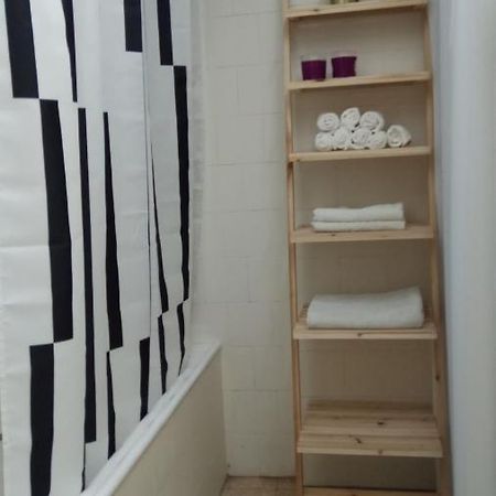 Room In Apartment Rischon LeZion Exterior foto